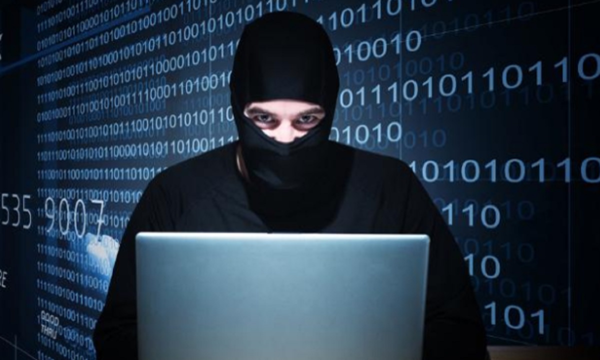 ২ টাকার নোট ১ লাখে বেচতে গিয়ে ৫০ হাজার খোয়ালেন তরুণী