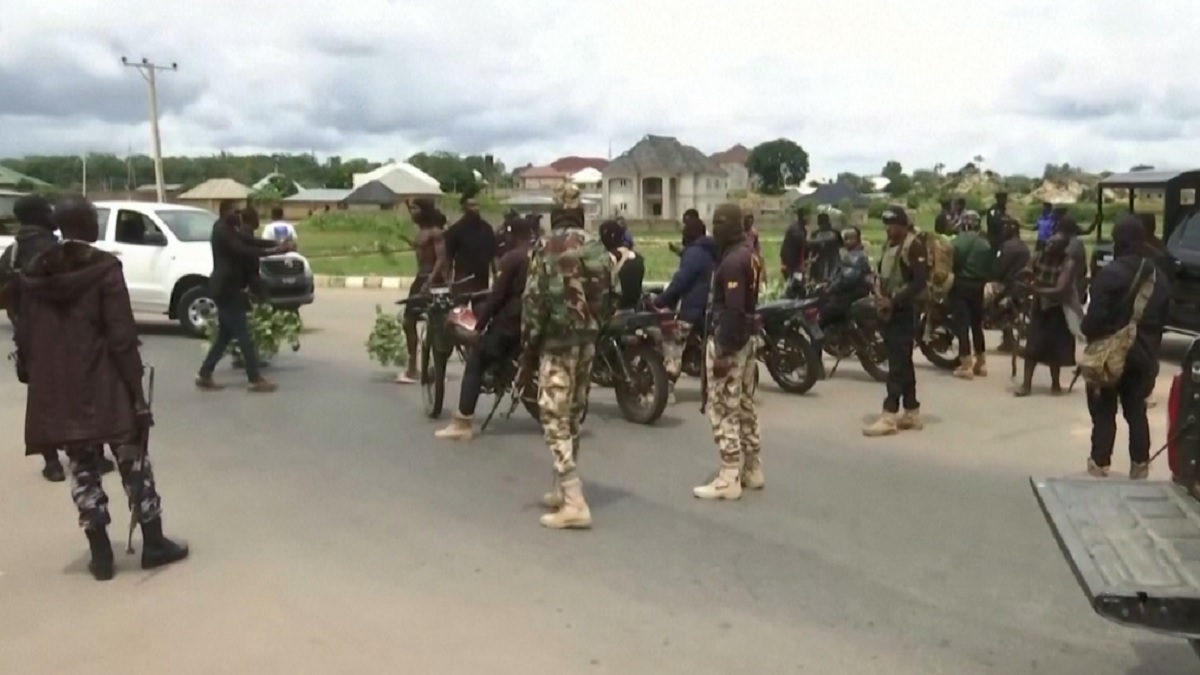 নাইজেরিয়ায় কারাগারে হামলা, ছিনিয়ে নেয়া হলো ২৪০ কয়েদিকে