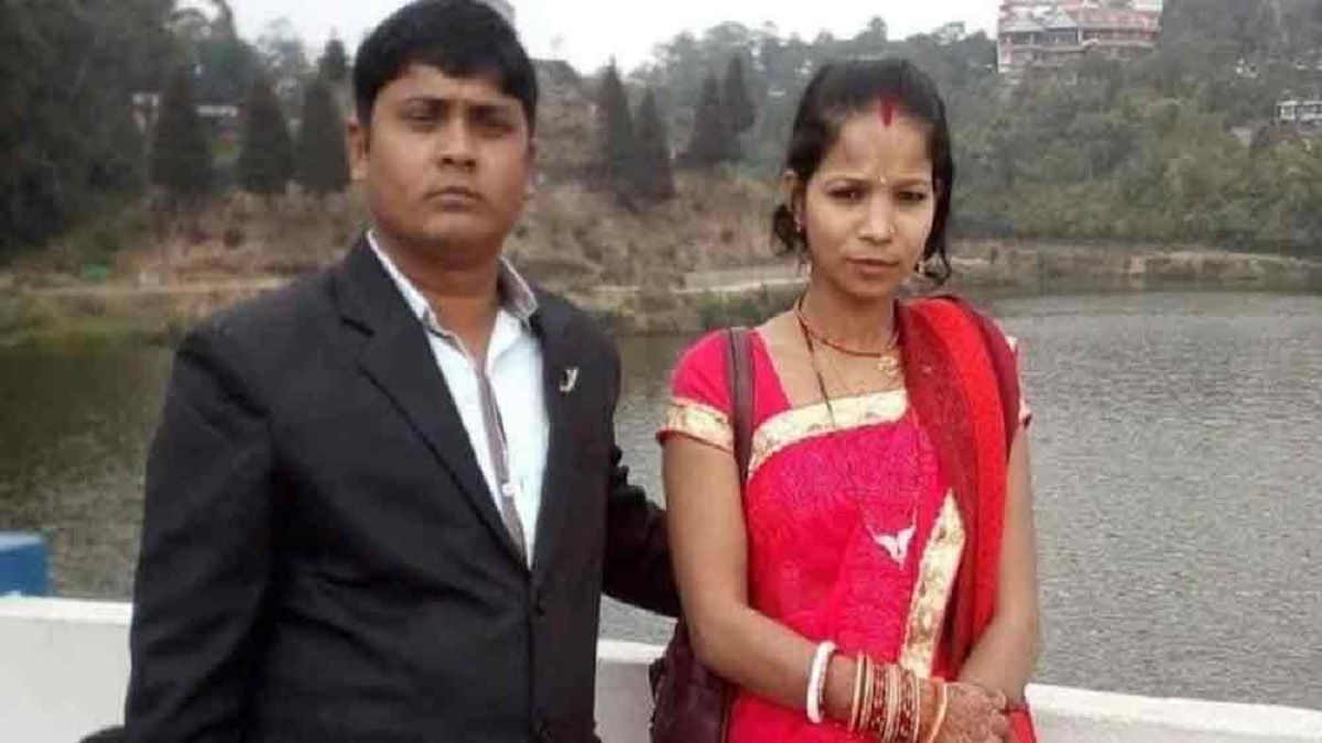 প্রেমিকের সাহায্যে স্বামীকে টুকরো করে রাসায়নিকে চুবিয়ে প্রমাণ নষ্টের চেষ্টা