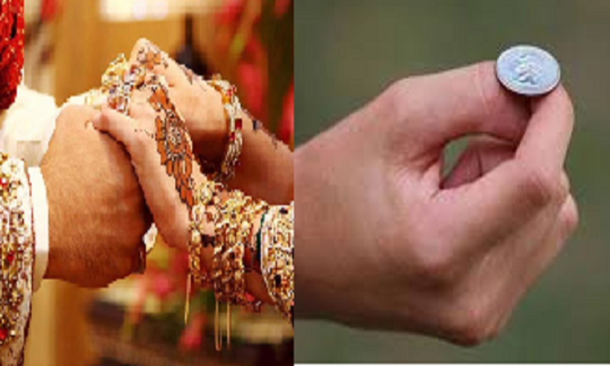 প্রেমিককে ছাড়তে নারাজ দুই প্রেমিকা, টস করে বিয়ে হলো একজনের সঙ্গে