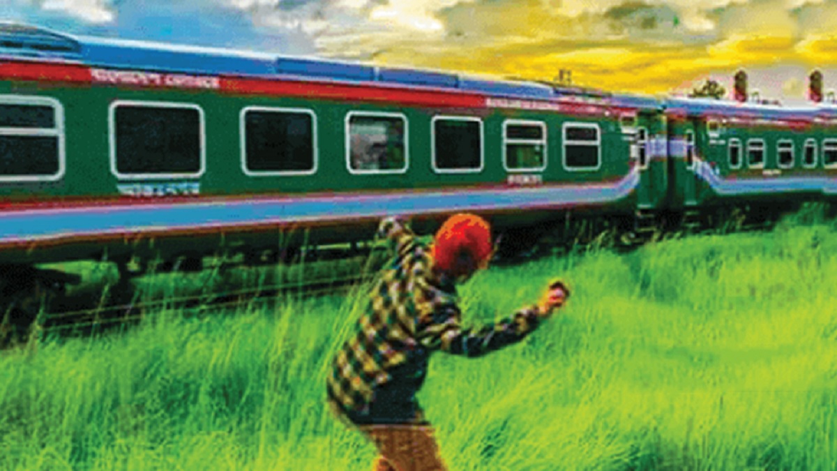 এবার ট্রেনে পাথর নিক্ষেপে আহত হকার