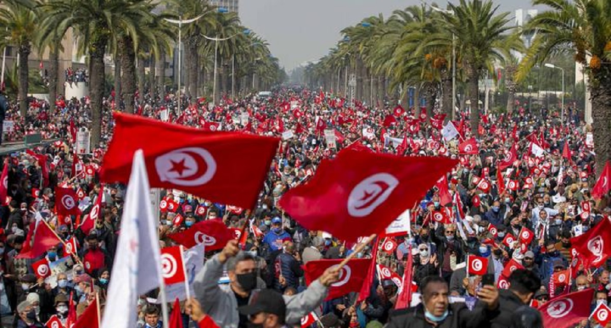 তিউনিশিয়ায় প্রেসিডেন্টের পদত্যাগ চেয়ে বিক্ষোভ
