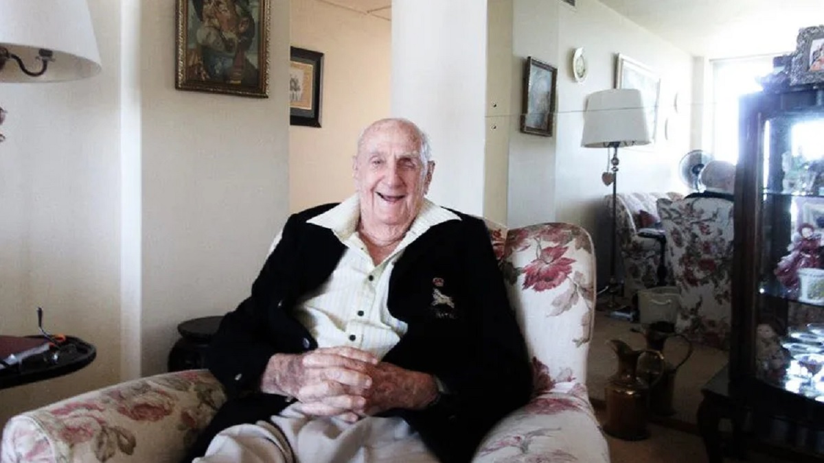 করোনায় প্রাণ হারালেন বিশ্বের প্রবীণতম ক্রিকেটার