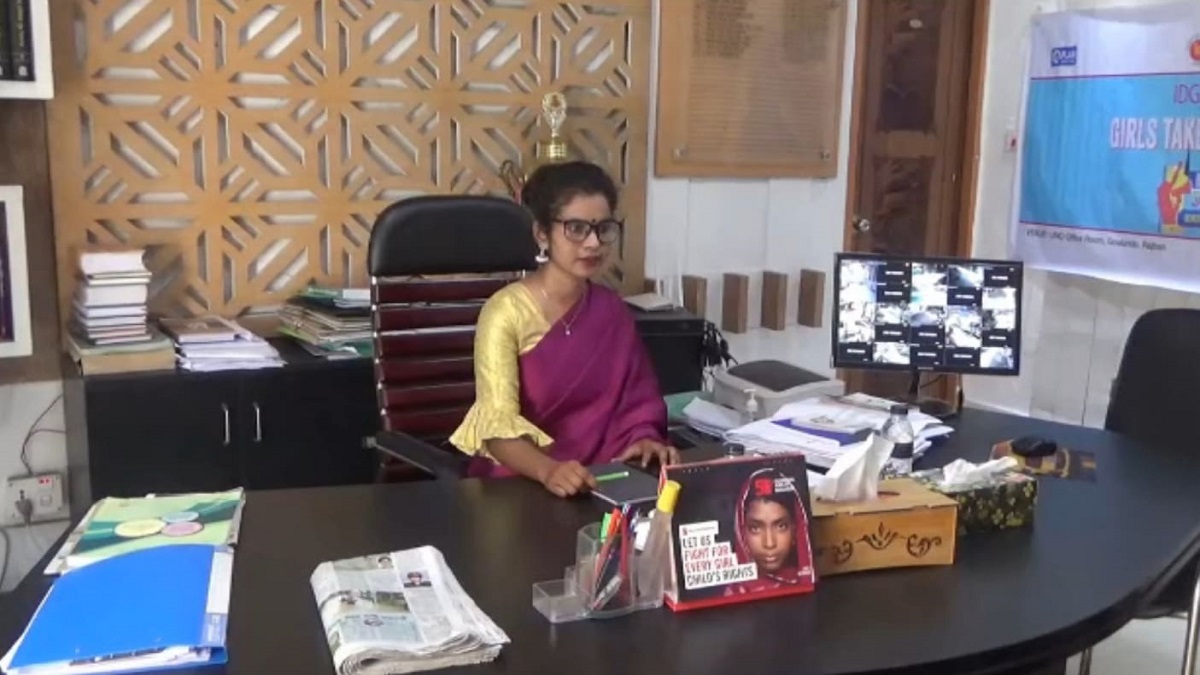 এক ঘণ্টার জন্য ইউএনও হলেন দশম শ্রেণীর শিক্ষার্থী বাবলী