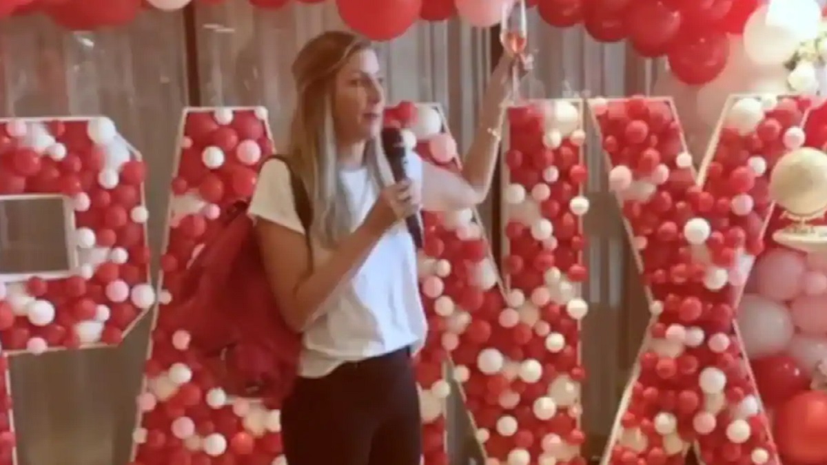 শেয়ার বিক্রির ১.৫ বিলিয়ন ডলার কর্মীদের উপহার দিলেন মালিক