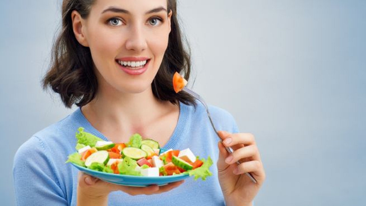 যে খাবারে ত্বক থাকবে সতেজ যে খাবারে ত্বক থাকবে সতেজ