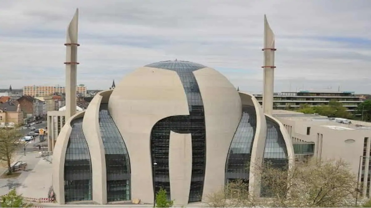 সপ্তাহে ১ দিন লাউডস্পিকারে আজানের অনুমতি দিচ্ছে জার্মানি