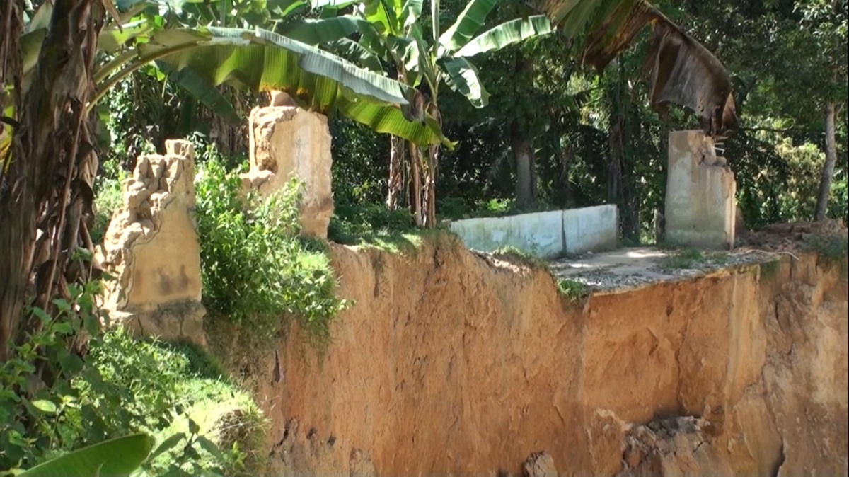ক্রমাগত পাহাড়ধসের কবলে হবিগঞ্জের ত্রিপুরাপল্লি