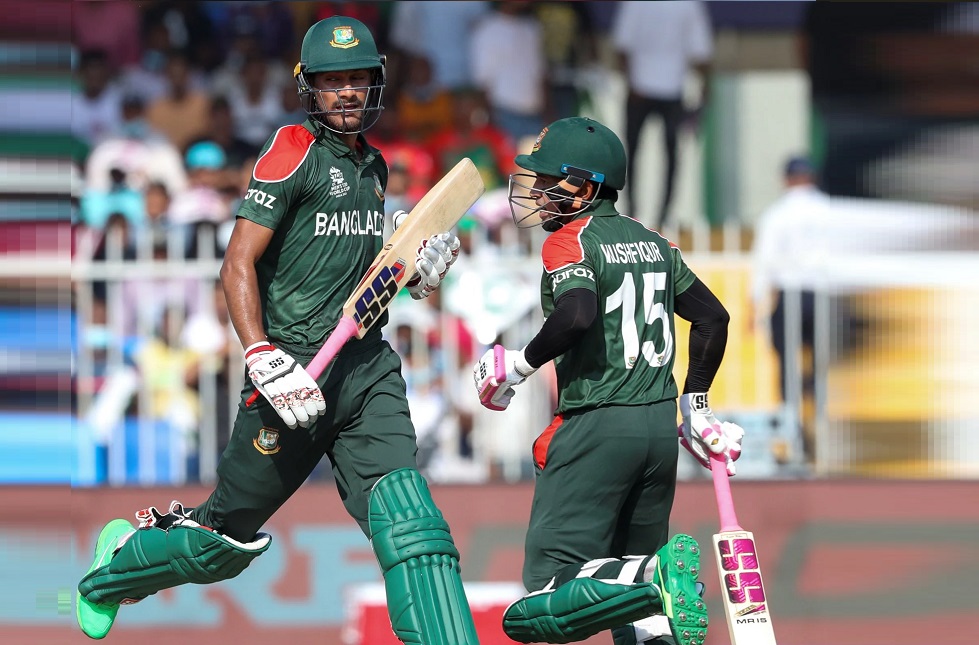 স্লগ সুইপে মুশফিকের মাস্টারি, নাঈমের ফিফটি; ফাইটিং স্কোর টাইগারদের