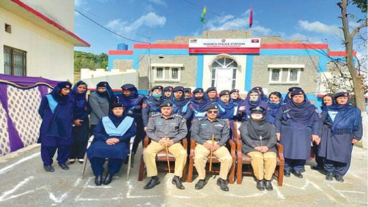 পাকিস্তানে চালু হলো নারী-অধ্যুষিত পুলিশ স্টেশন!
