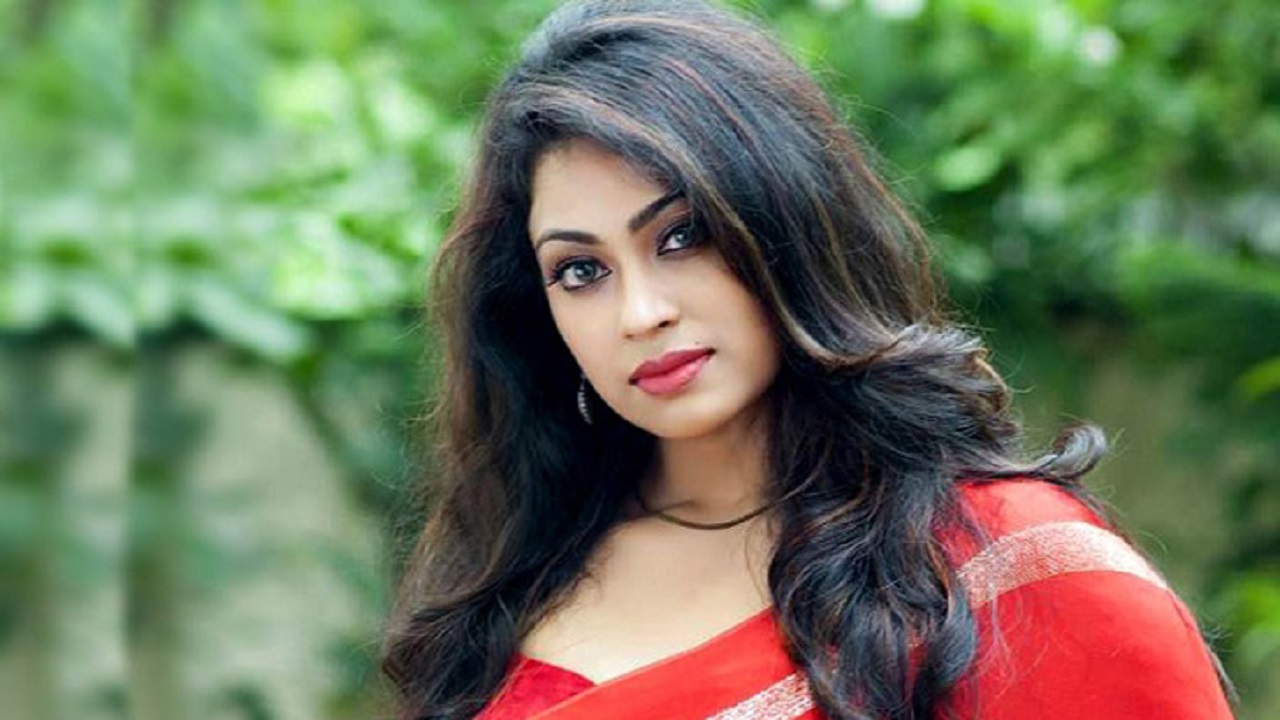 অবশেষে খোঁজ মিললো চিত্রনায়িকা পপির, এখন কোথায় আছেন? অবশেষে খোঁজ মিললো চিত্রনায়িকা পপির, এখন কোথায় আছেন?