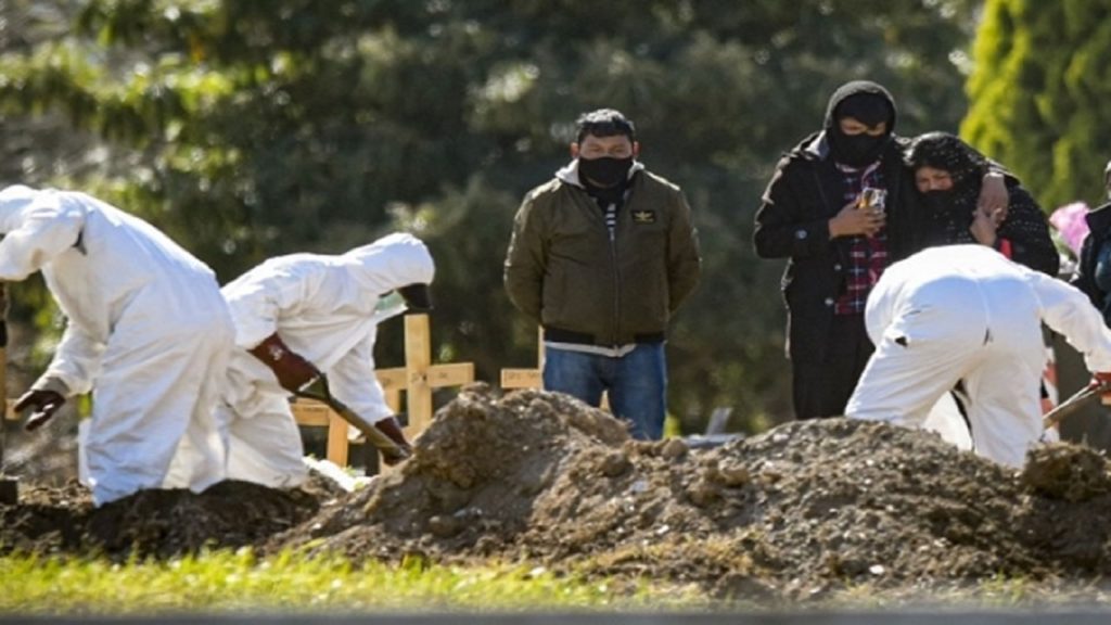 বিশ্বে করোনায় একদিনে আরও প্রায় ৮ হাজারের বেশি মৃত্যু