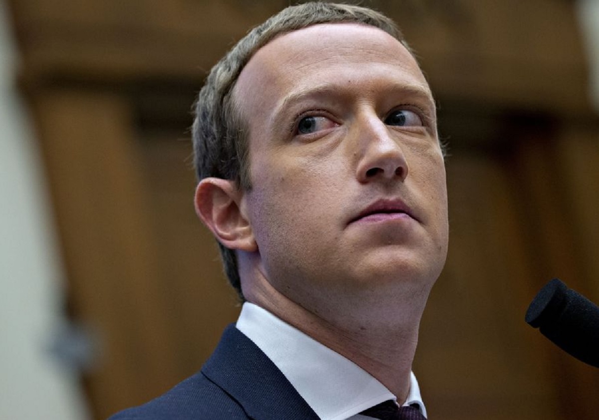 ফেসবুকে শিশু সুরক্ষা নিয়ে জাকারবার্গকে কঠোর সতর্কবার্তা