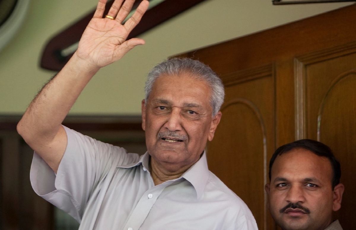 পাকিস্তানের পরমাণু বোমার জনক আবদুল কাদির খান আর নেই