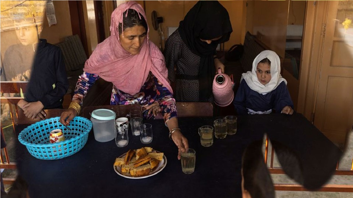 টাকার অভাবে এতিম শিশুদের খাবার কমিয়ে দিচ্ছে আফগান কর্তৃপক্ষ