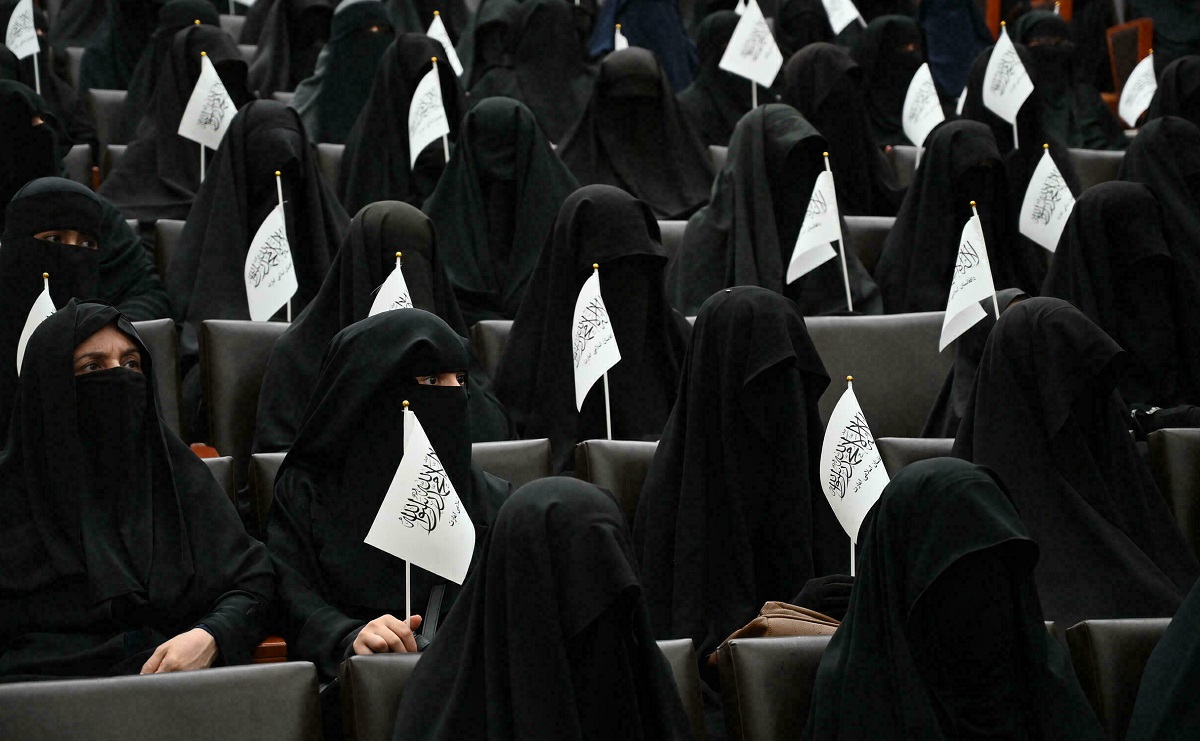 নারীদের পারফিউম ব্যবহার করা যাবে না, পোশাক নিয়ে তিন শর্ত তালেবানের