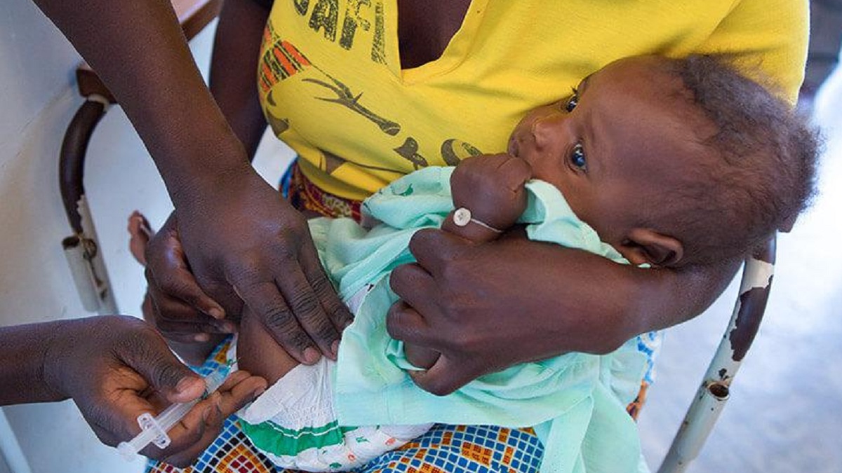 আফ্রিকার শিশুদের জন্য ম্যালেরিয়া টিকার অনুমোদন