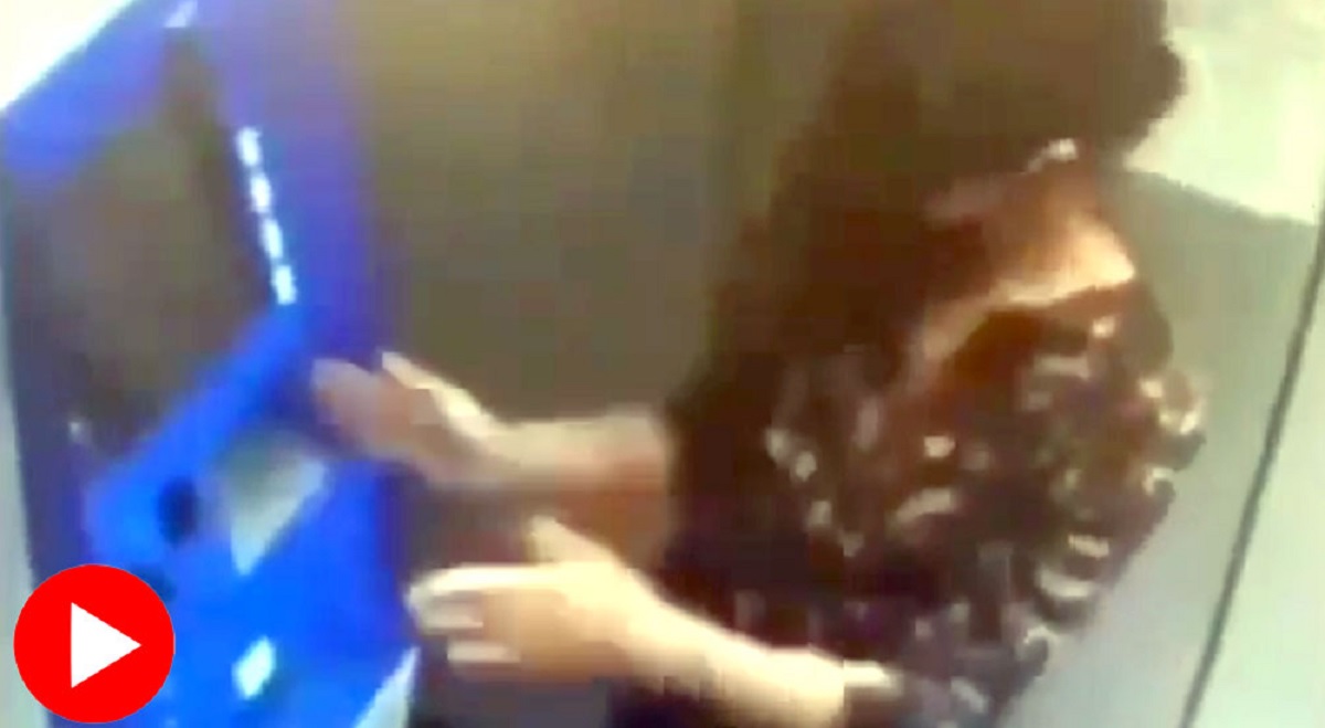 বেতন পেয়ে এটিএম বুথে তরুণীর নাচ, ভিডিও ভাইরাল