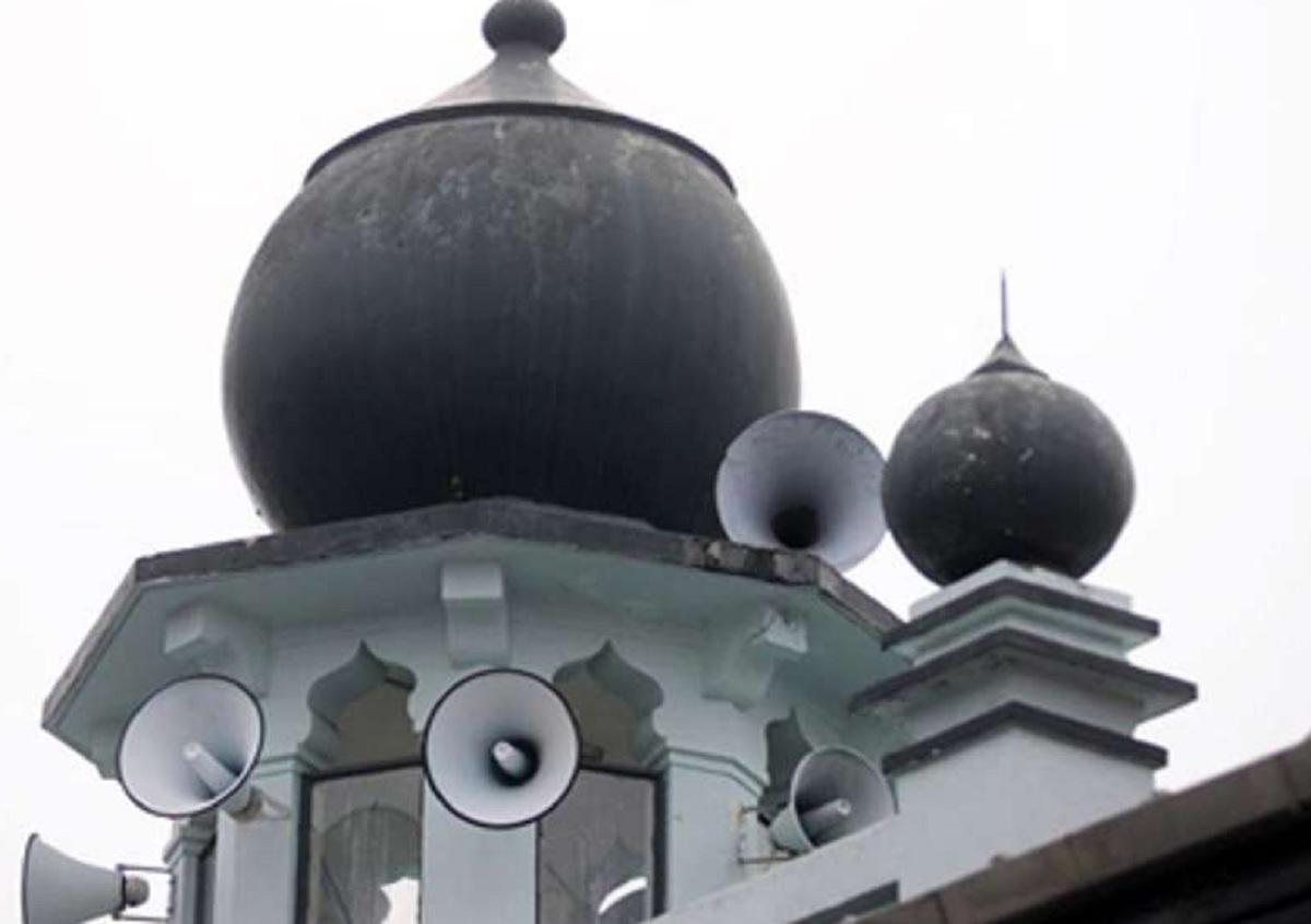 মসজিদে আজান দেয়ায় ভারতে ইমামকে মারধর