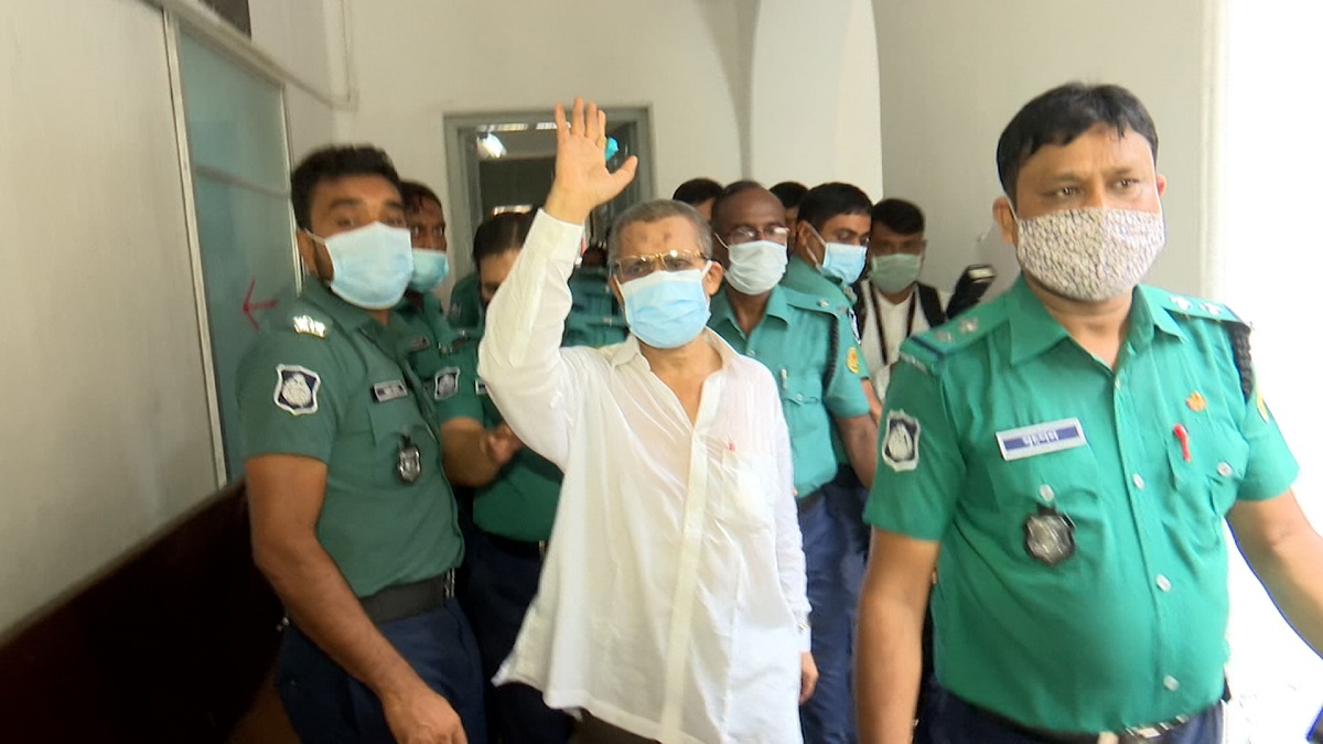 অবৈধ সম্পদ ও তথ্য গোপনের মামলায় ৮ বছরের কারাদণ্ড বাবরের