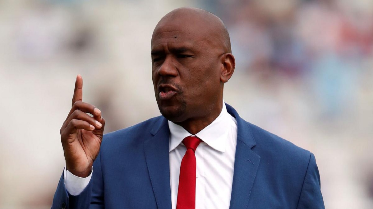 ইয়ান বিশপের ফেভারিট যে পাঁচটি দল