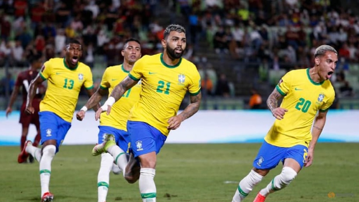 পরাজয়ের শঙ্কা থেকে ব্রাজিলের বড় জয়
