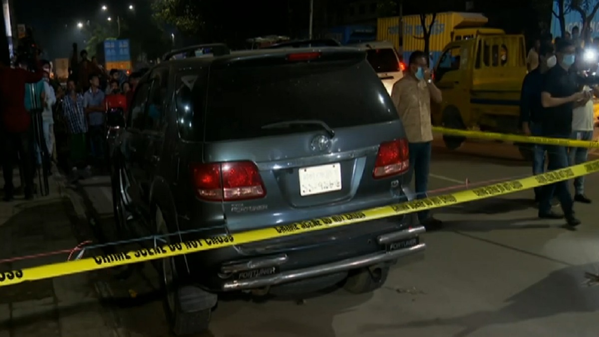 পরিত্যক্ত গাড়িতে পাওয়া লাশটি কে?