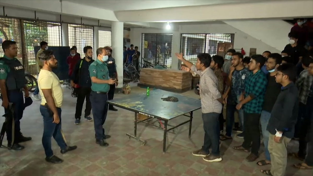 চমেকে ছাত্রলীগের অনবরত সংঘর্ষ, সমঝোতার সব চেষ্টা ব্যর্থ