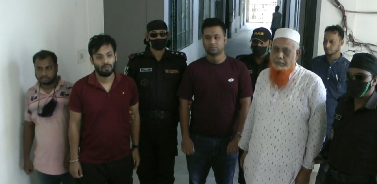 চুয়াডাঙ্গায় ই-কমার্স প্রতিষ্ঠান আদিয়ান মার্টের সিইওসহ ৪ জন গ্রেফতার