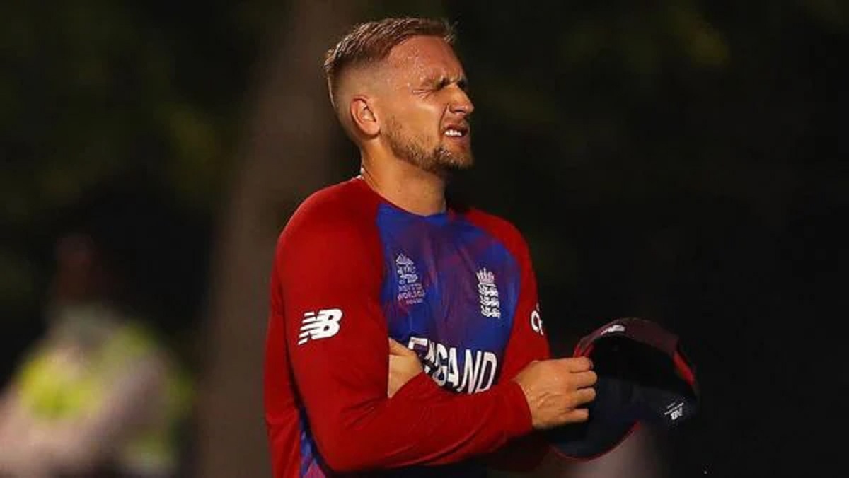 বিশ্বকাপ শুরুর আগেই দুঃসংবাদ ইংল্যান্ড শিবিরে!