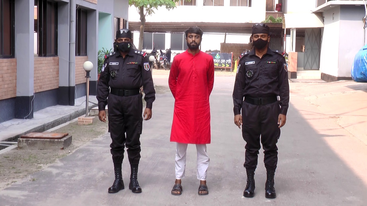 আওয়ামী লীগের সমাবেশে ককটেল বিস্ফোরণের গুজব ছড়িয়ে যুবক গ্রেফতার