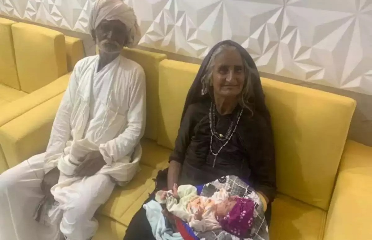 ৭০ বছর বয়সে প্রথম সন্তান জন্ম দিলেন নারী!