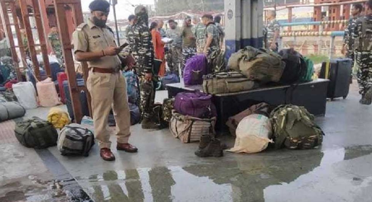 ভারতের সশস্ত্র বাহিনীকে বহনকারী ট্রেনে ভয়াবহ বিস্ফোরণ