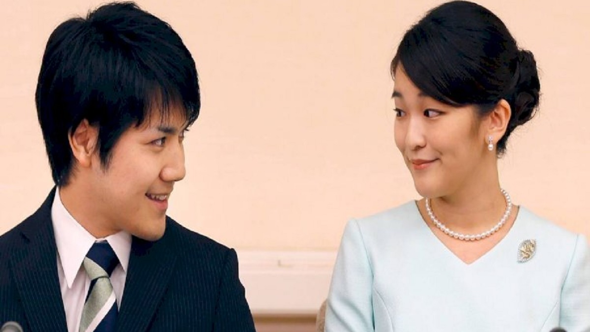 ভালবাসার মানুষকে বিয়ে; রাজমর্যাদা হারালেন জাপানি রাজকুমারী