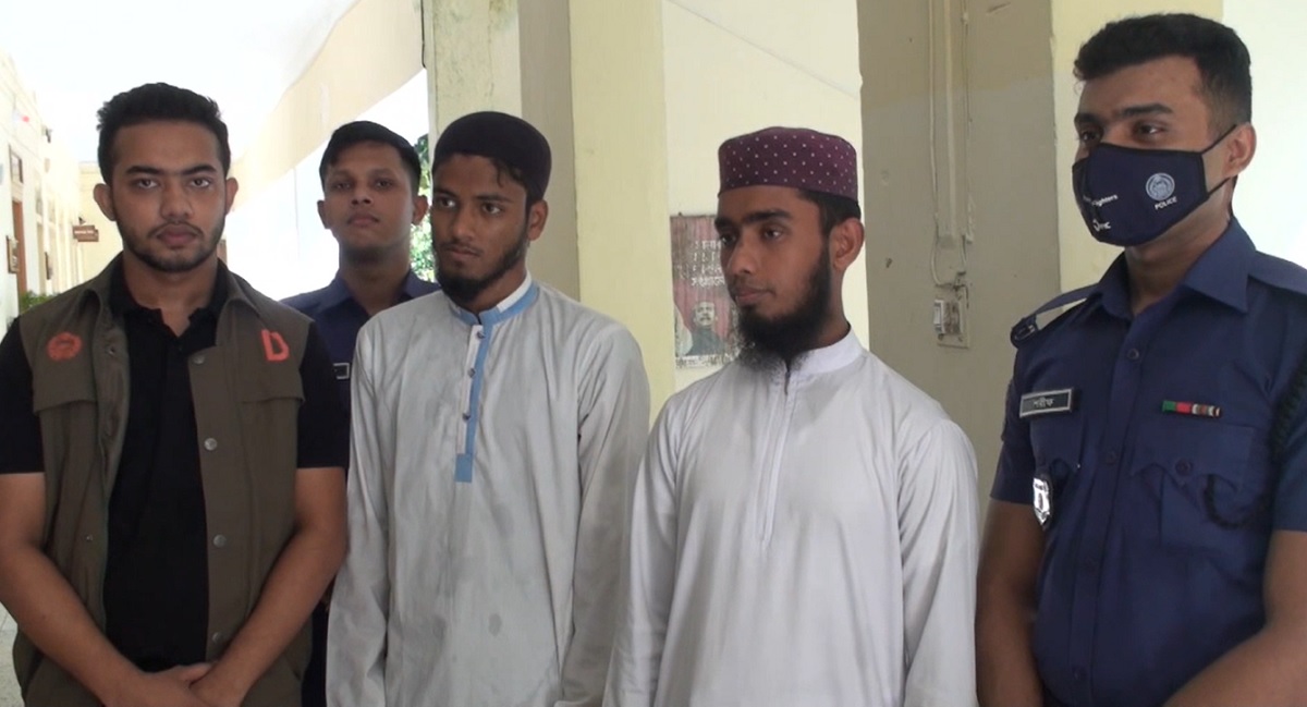 বিপুল সংখ্যক জিহাদী বইসহ গ্রেফতার ছাত্র শিবিরের দুই নেতা