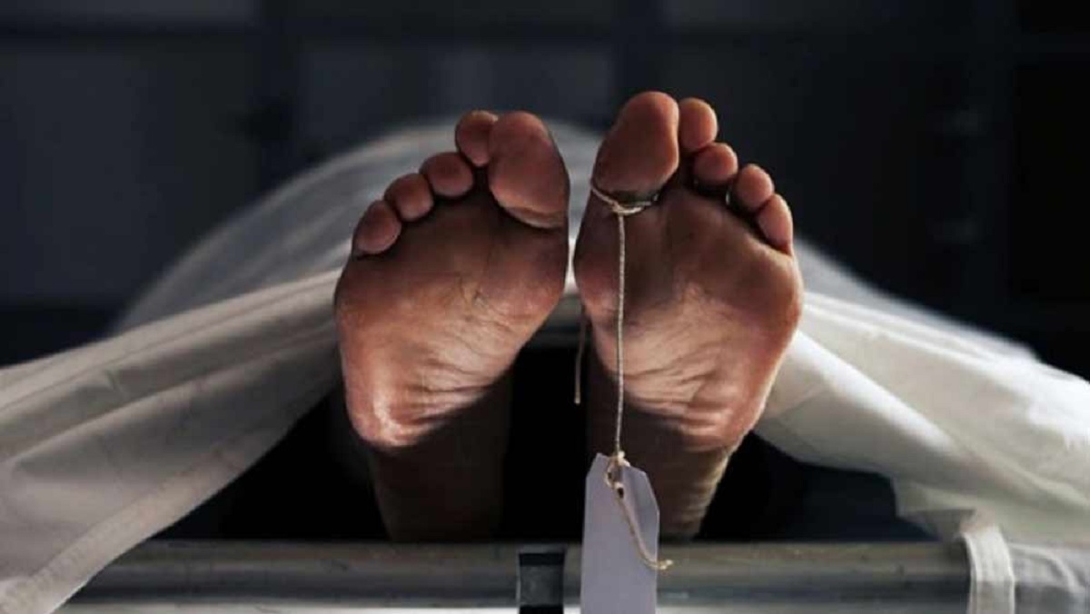 কয়েক ঘণ্টার ব্যবধানে মারা গেল বাবা-মা-মেয়ে