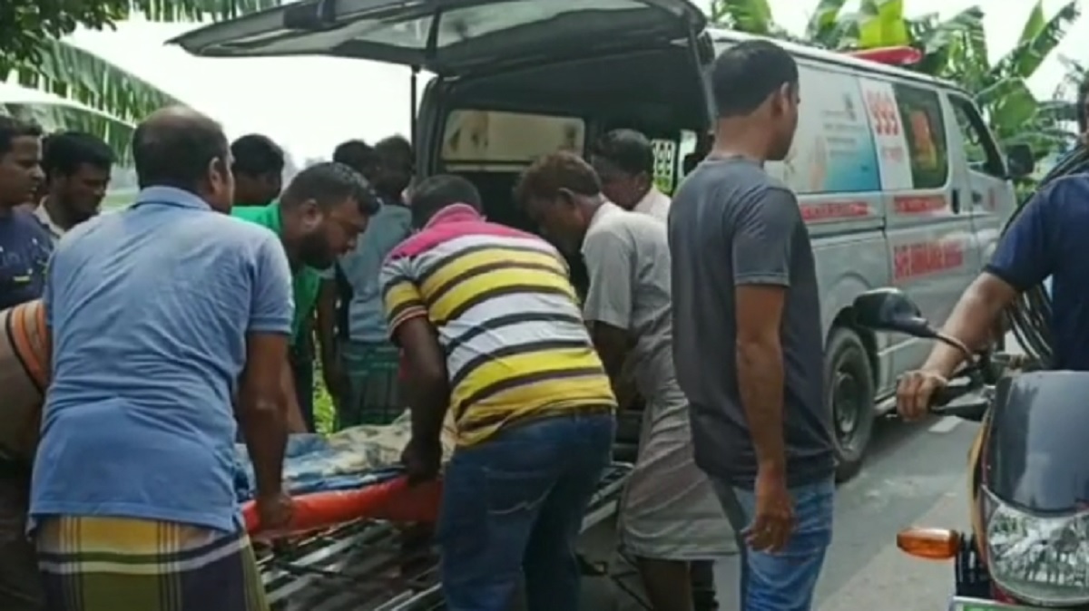 শরীয়তপুরে সড়ক দুর্ঘটনায় নিহত ২