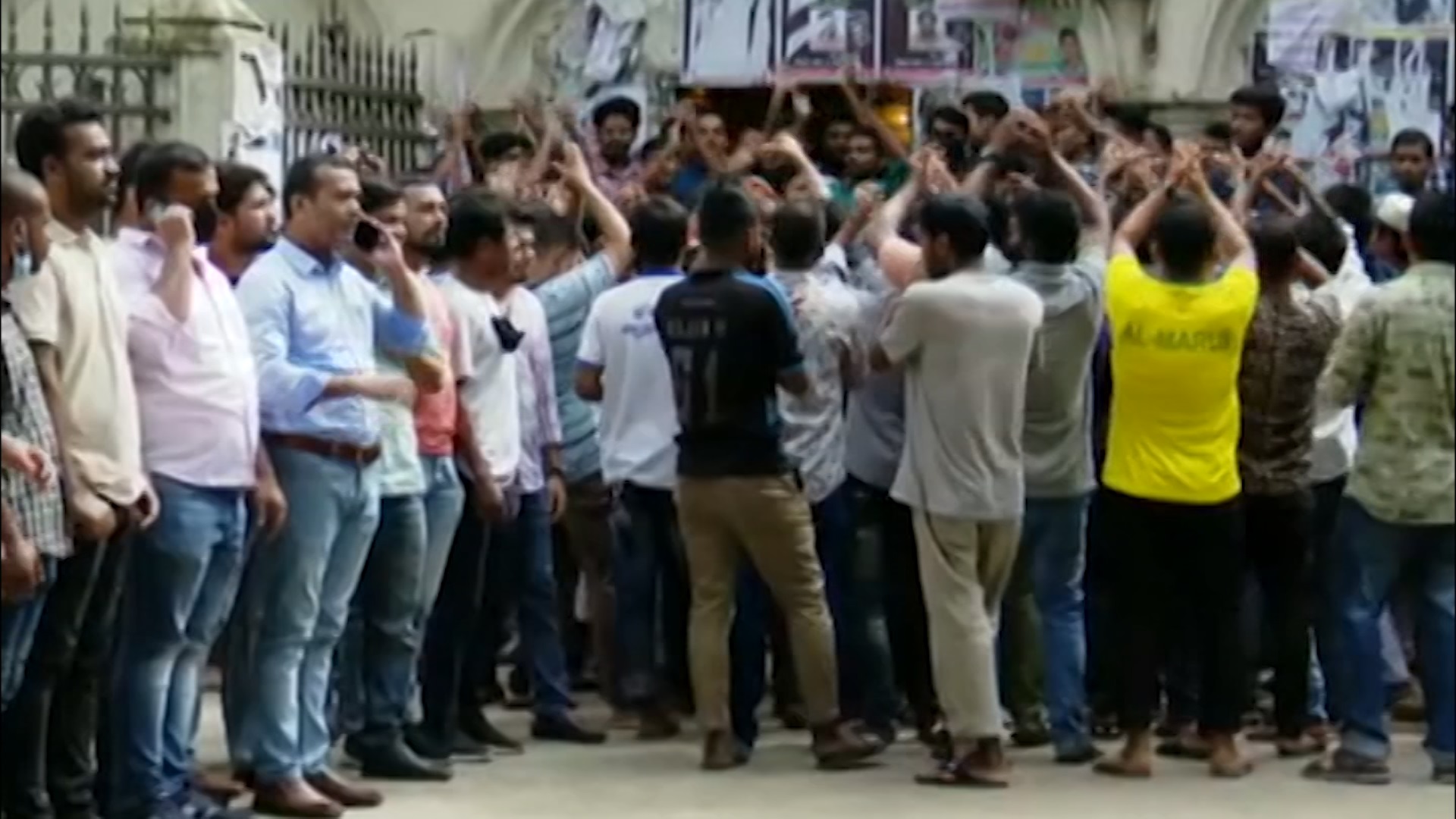 ঢাবি ক্যাম্পাস খোলায় সরব ছাত্র সংগঠনগুলো