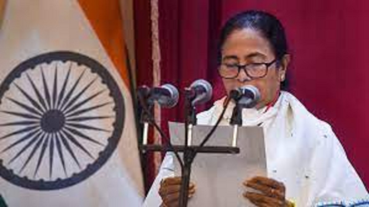 মমতার শপথ নিয়ে চলছে বিধানসভা-রাজভবনের কাড়াকাড়ি