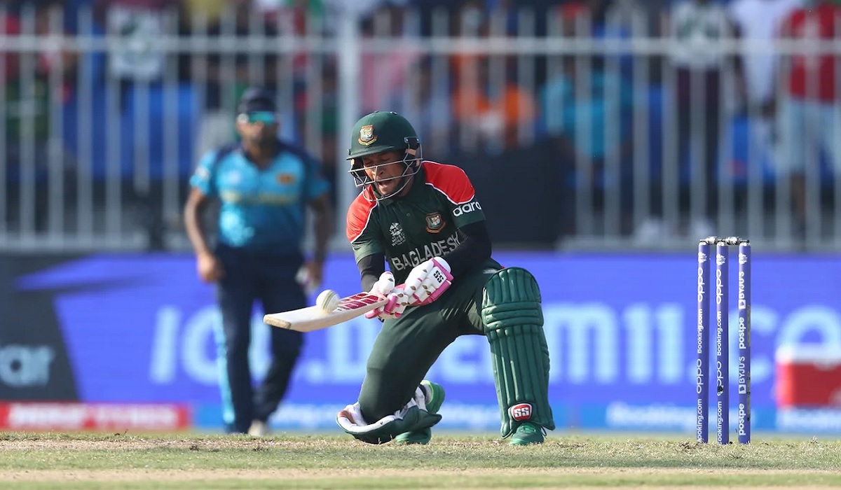 শারজায় মুশফিক-ঝড়; বড় স্কোর বাংলাদেশের