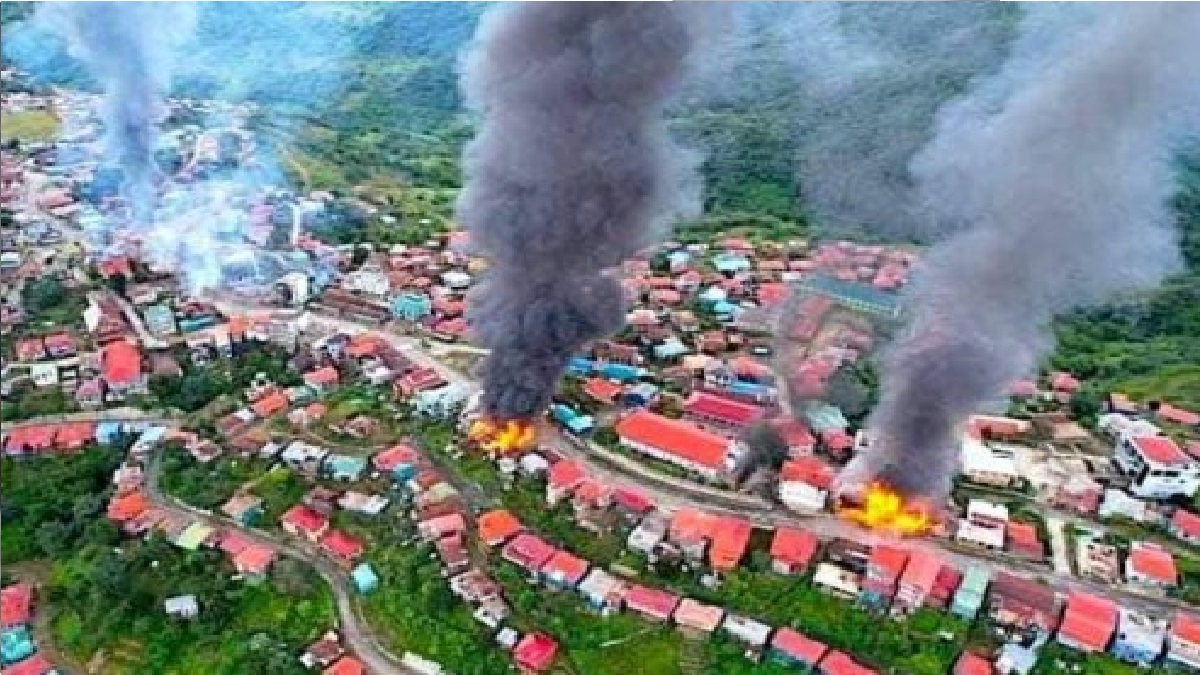 মিয়ানমারে শতাধিক বাড়িতে আগুন দিয়েছে দেশটির সেনাবাহিনী