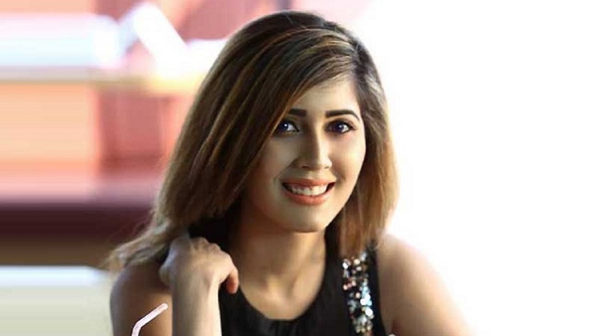 ছিনতাইকারীর কবলে পড়ে আহত নায়লা নাঈম