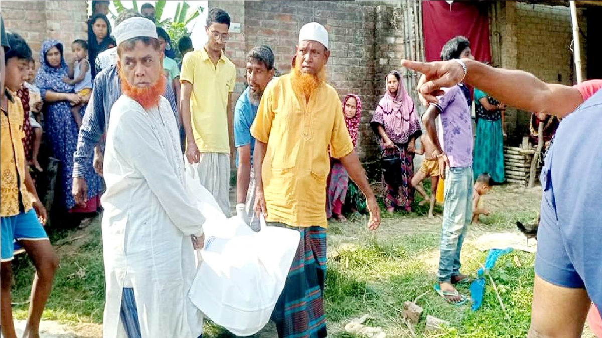 নাটোরে বৃদ্ধ বাবাকে পিটিয়ে মারলো মেয়ে