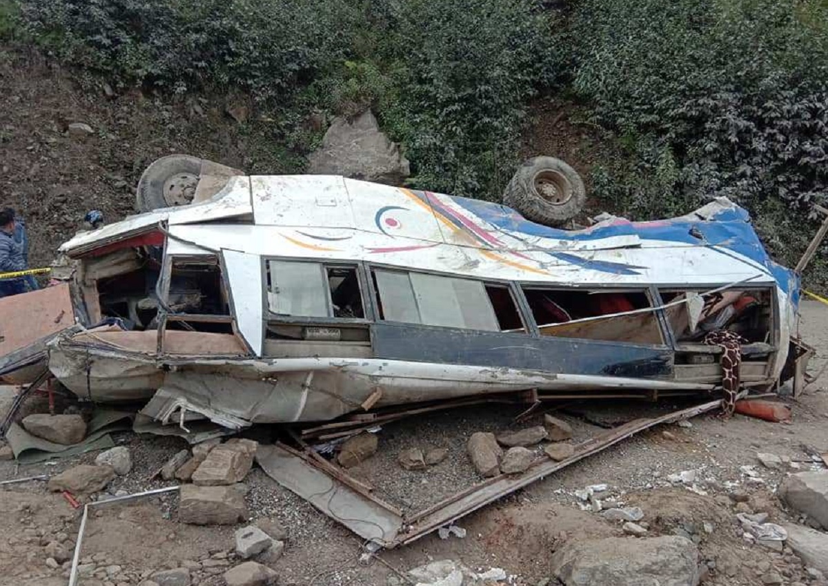 বাস দুর্ঘটনায় নেপালে ২৫ জনের মৃত্যু, আহত ১৫