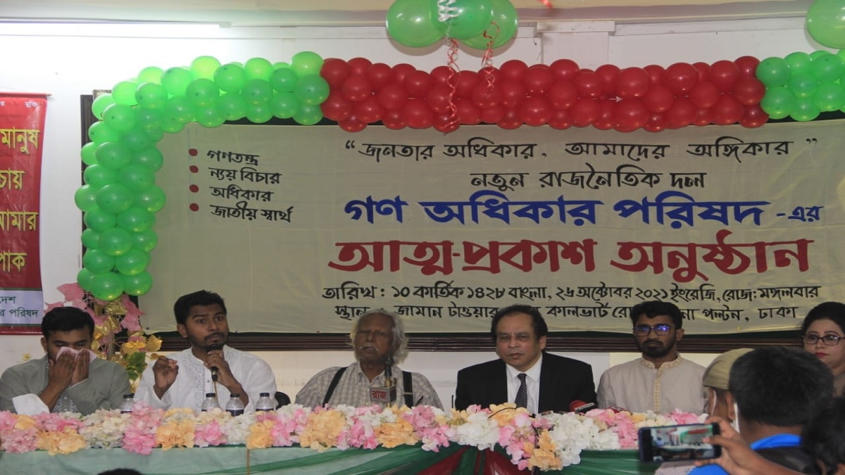 মণ্ডপে হামলায় মদদের অভিযোগে রেজা কিবরিয়া ও নূরের বিরুদ্ধে জিডি