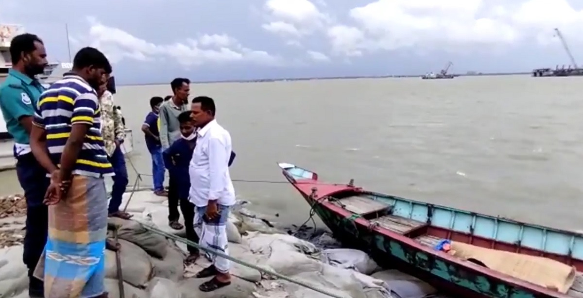 পদ্মায় নিখোঁজ বাল্কহেড কর্মচারীর মরদেহ উদ্ধার