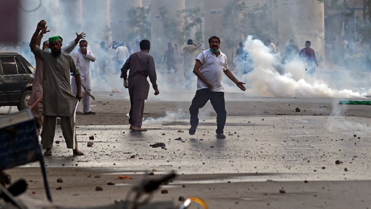 পাকিস্তানে জঙ্গি সংগঠনের সাথে সংঘর্ষে চার পুলিশ নিহত