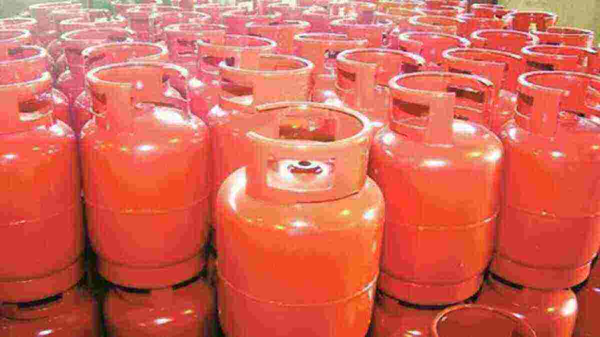 ফের বাড়লো এলপিজির দাম