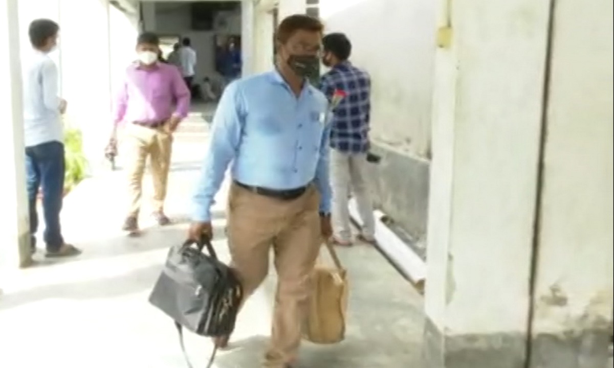 হলে উঠছেন রাবি শিক্ষার্থীরা