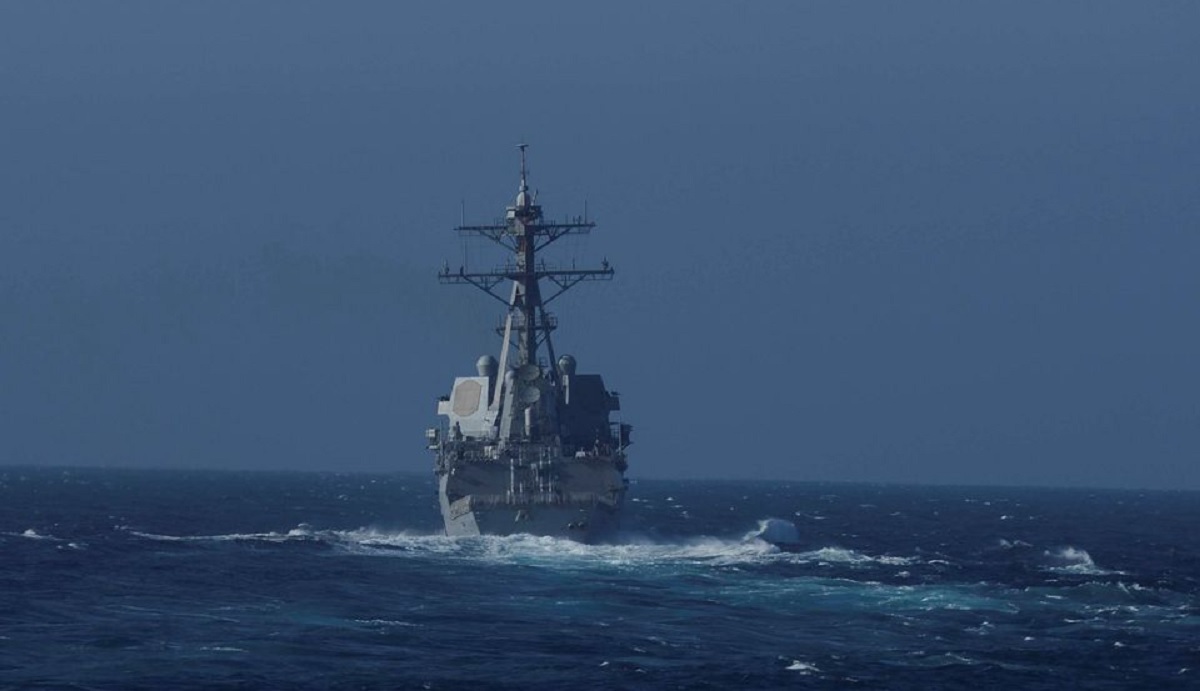 রাশিয়ার তাড়া খেয়ে পালালো যুক্তরাষ্ট্রের যুদ্ধজাহাজ! অস্বীকার করছে আমেরিকা